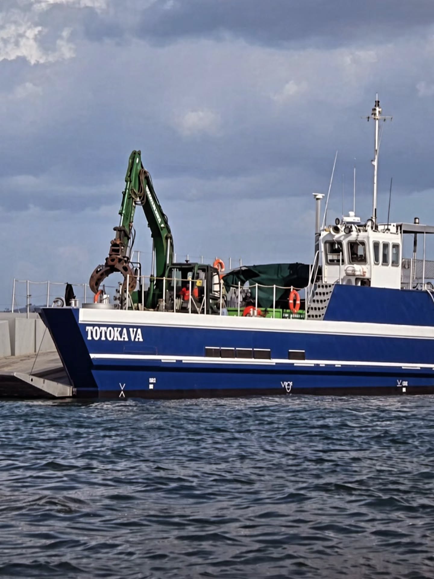 Commercial barging